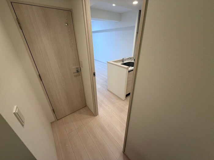 ｺﾝﾌｫﾘｱ・ﾘｳﾞ豊洲ｷｬﾅﾙの廊下