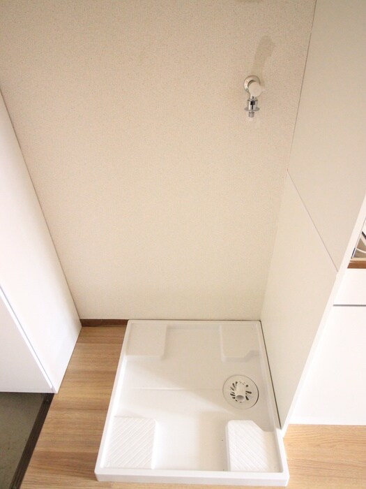 物件内観写真9　(洗濯機置場)