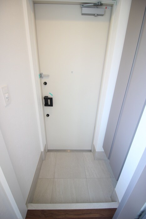 物件内観写真16　(玄関)