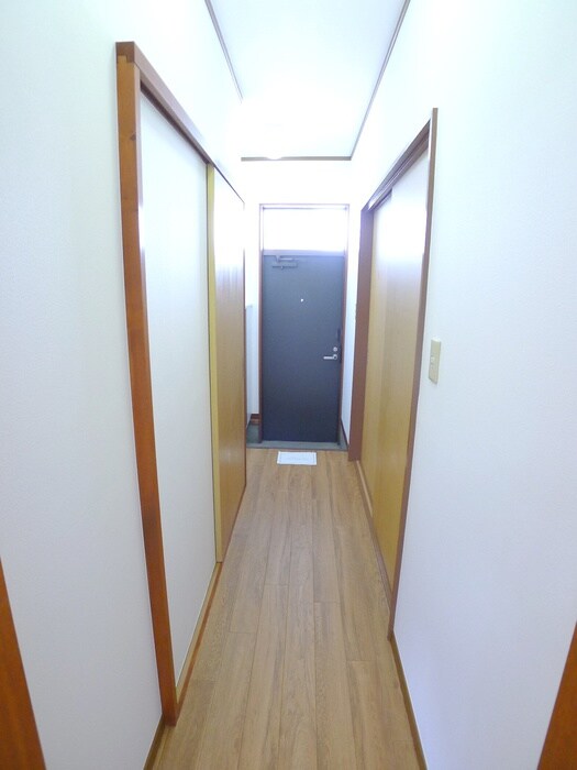 物件内観写真16　(廊下)