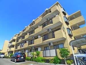 シャルマンドミ－ル外観写真