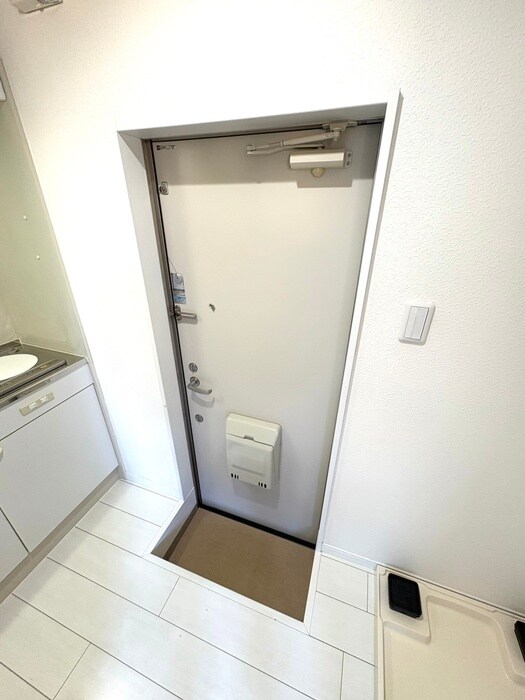 物件内観写真18　(玄関)