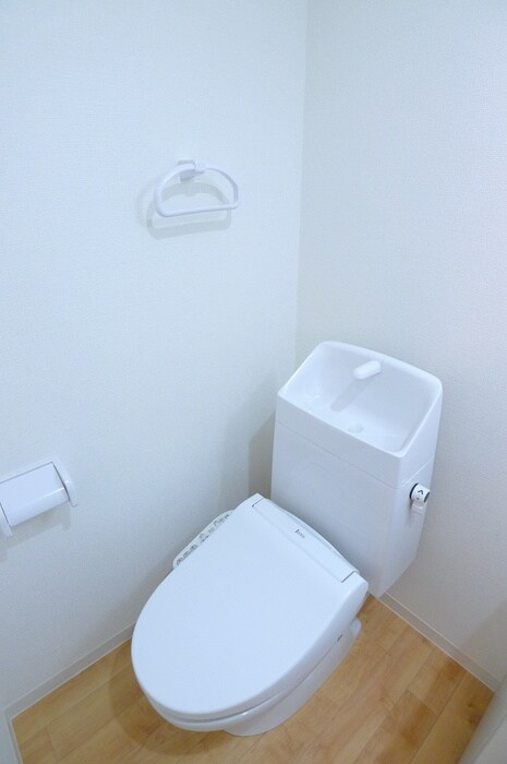 物件内観写真14　(トイレ)