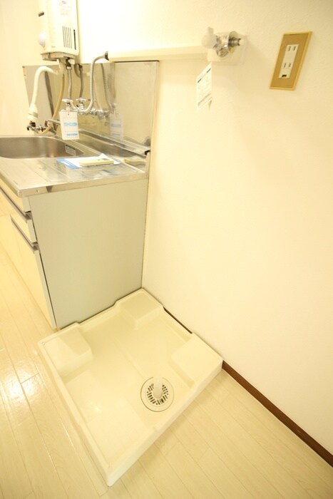 物件内観写真13　(洗濯機置場)