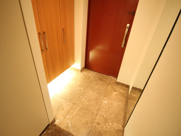 物件内観写真15　(玄関)