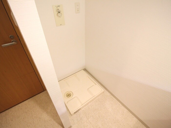 物件内観写真19　(洗濯機置場)