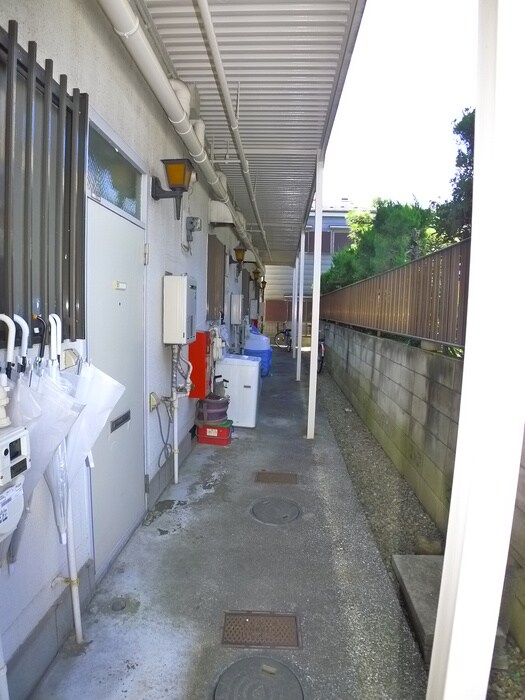 物件外観写真3　(エントランス部分)