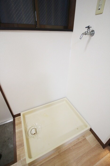 物件内観写真18　(洗濯機置場)