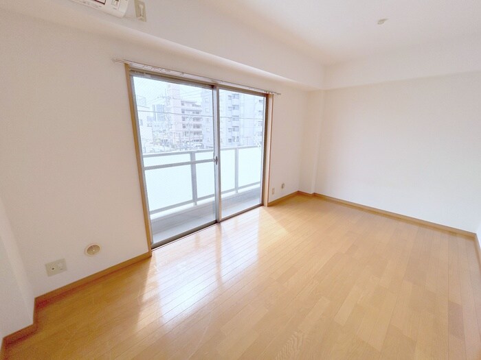 物件内観写真6　(居室)