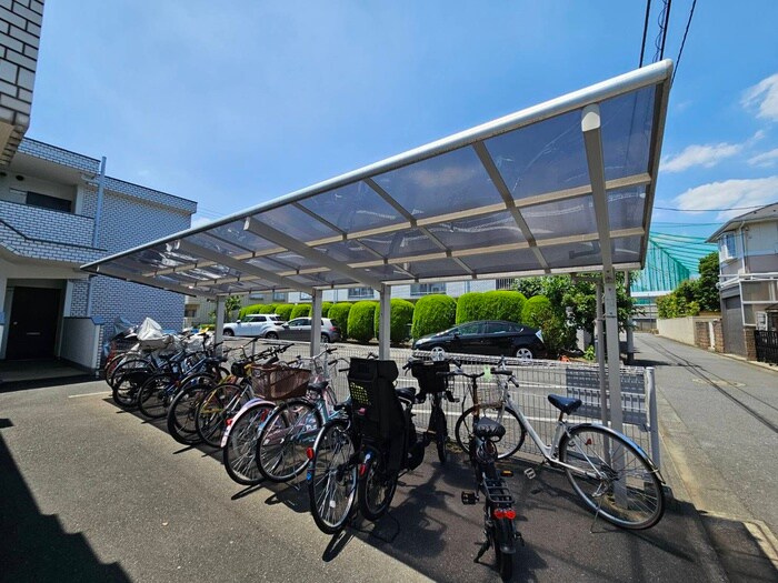 物件外観写真4　(駐輪場)