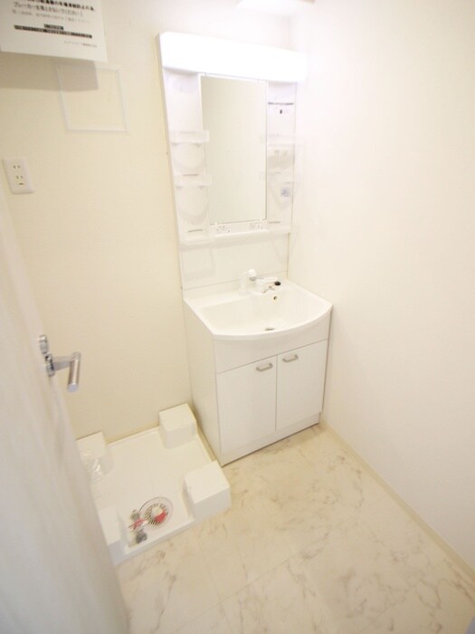 物件内観写真13　(洗濯機置場)