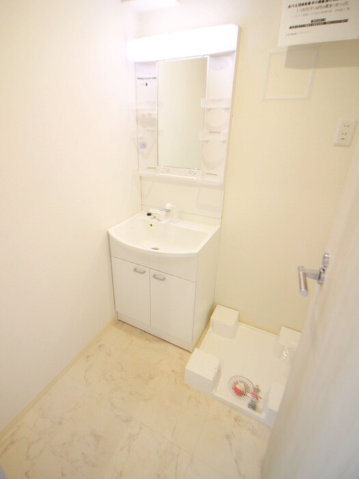 物件内観写真15　(洗濯機置場)