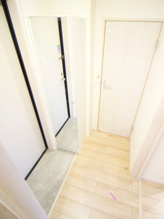 物件内観写真18　(玄関)