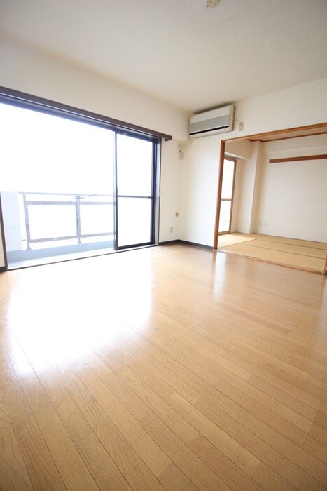 物件内観写真8　(居室)