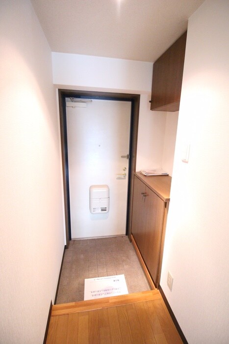 物件内観写真16　(玄関)