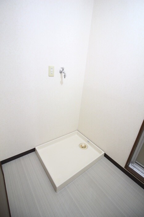 物件内観写真18　(洗濯機置場)