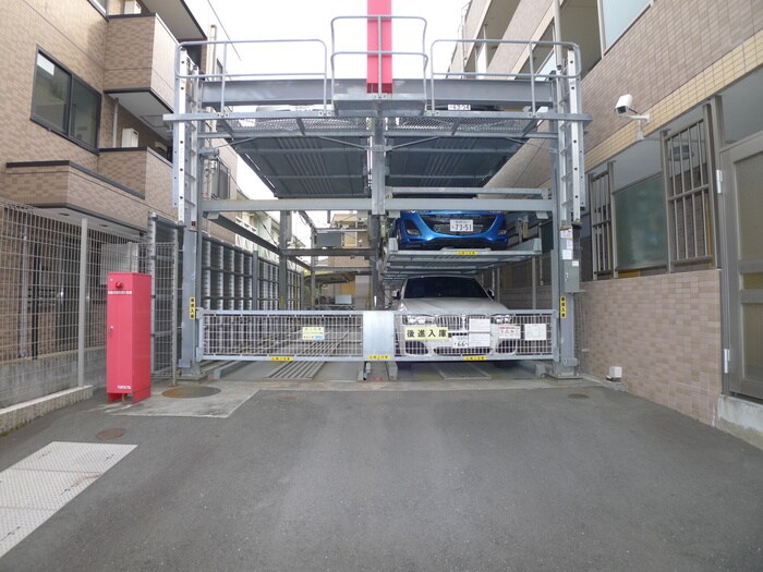 物件外観写真5　(駐車場)