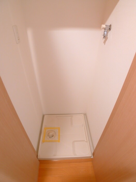 物件内観写真15　(洗濯機置場)