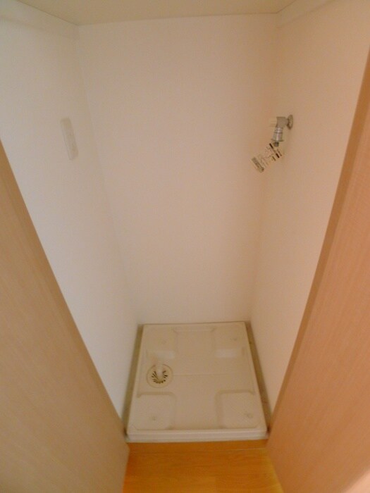 物件内観写真17　(洗濯機置場)