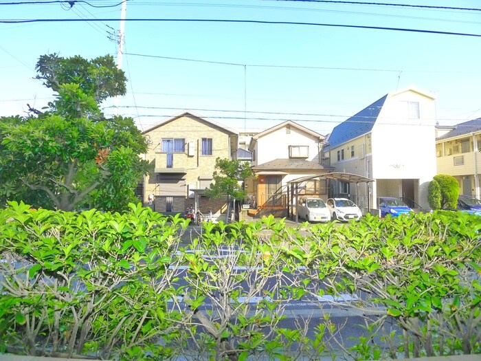 物件内観写真22　(室内からの展望)