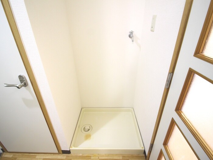 物件内観写真15　(洗濯機置場)