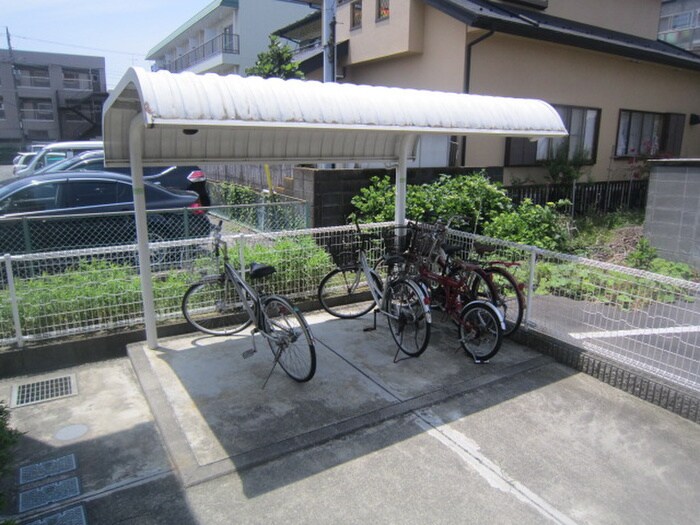 物件外観写真3　(駐輪場)