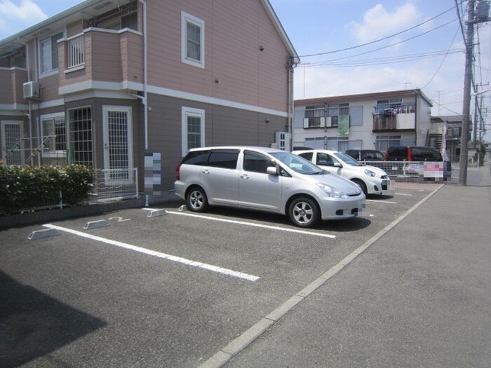 物件外観写真6　(駐車場)