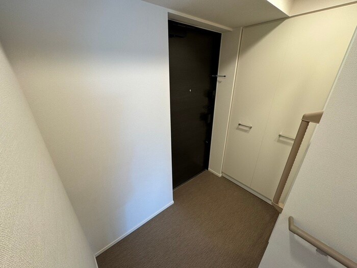 物件内観写真18　(玄関)