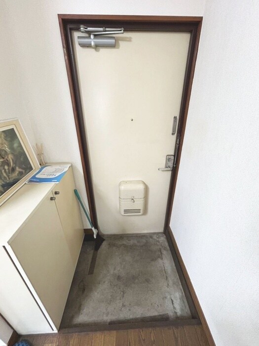 物件内観写真7　(玄関)