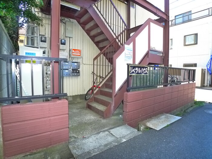 物件外観写真4　(エントランス部分)