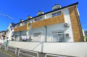 エイト横須賀外観写真