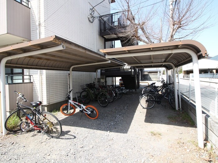 物件外観写真3　(駐輪場)