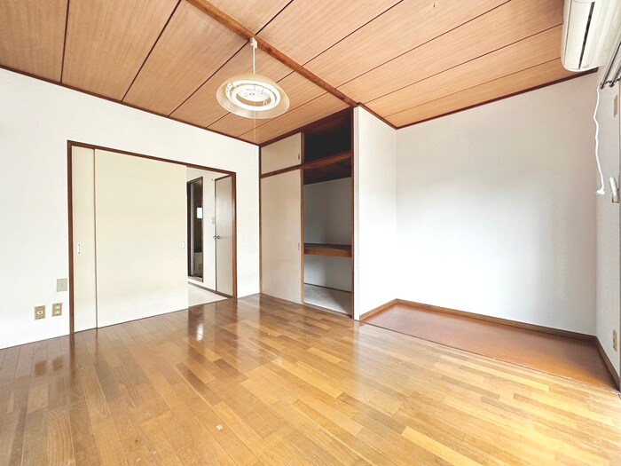 物件内観写真4　(居室)