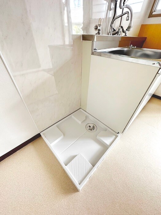 物件内観写真9　(洗濯機置場)