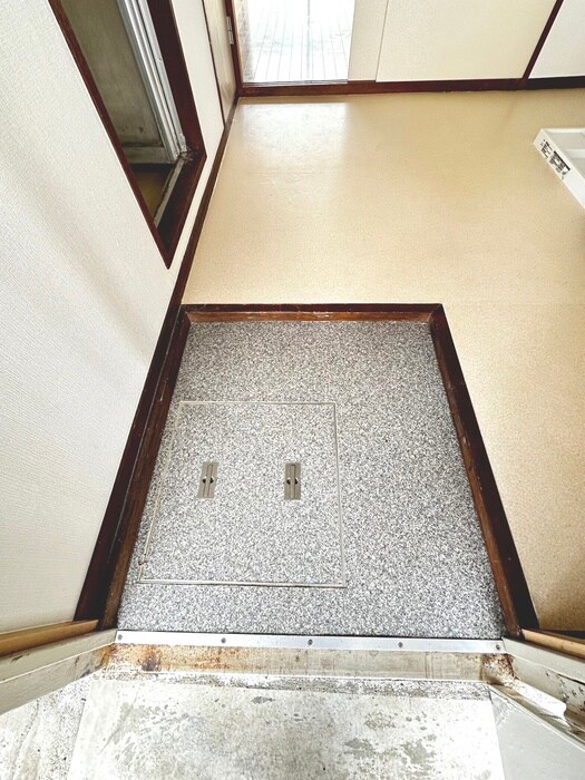 物件内観写真16　(玄関)