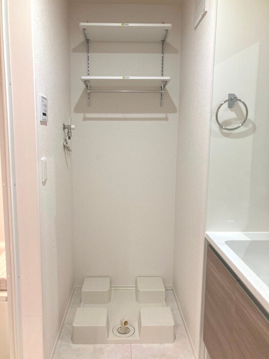 物件内観写真15　(洗濯機置場)