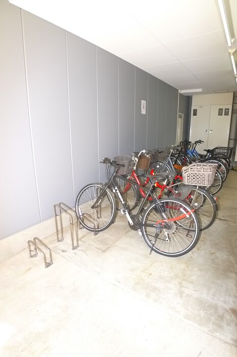 物件外観写真6　(駐輪場)