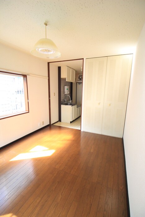 物件内観写真9　(居室)