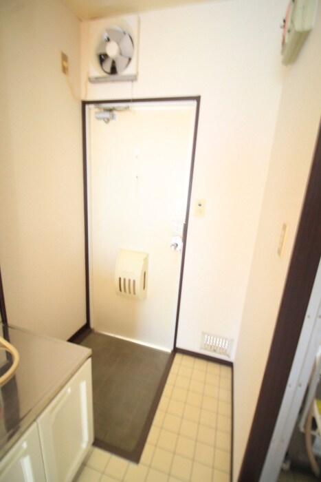 物件内観写真17　(玄関)