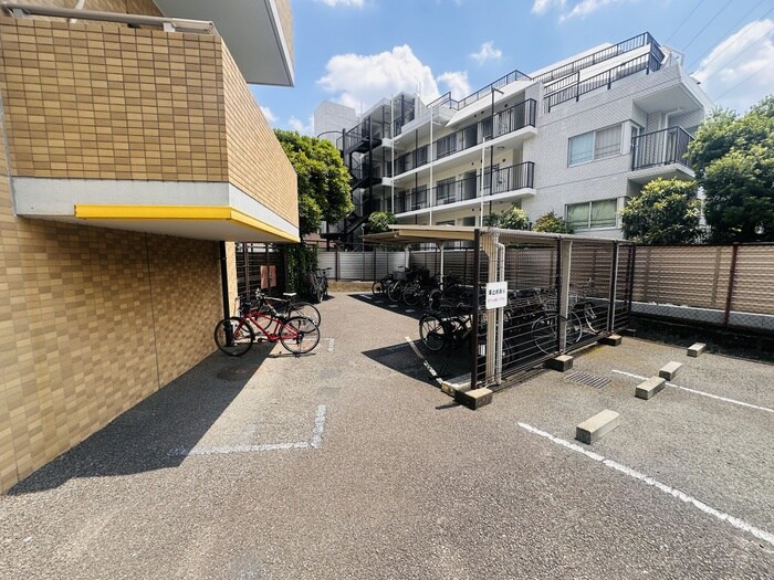 物件外観写真6　(駐輪場)