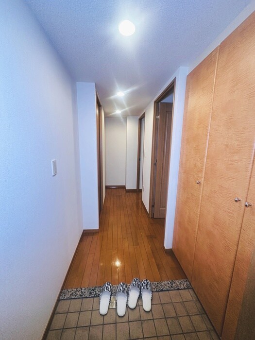 物件内観写真11　(玄関)