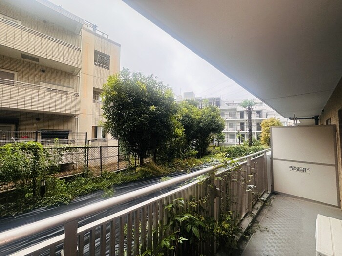 物件内観写真22　(室内からの展望)