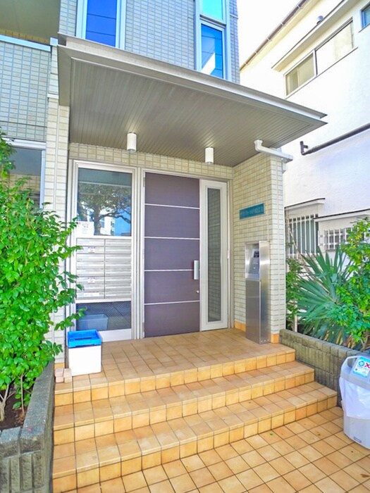 物件外観写真5　(エントランス部分)