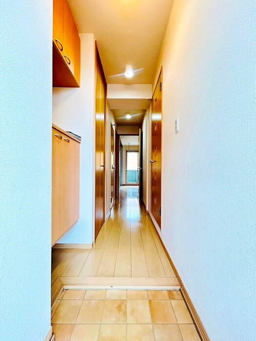 物件内観写真17　(玄関)