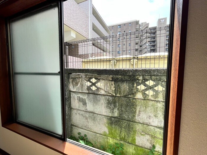 物件内観写真20　(室内からの展望)