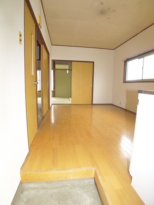 物件内観写真17　(玄関)