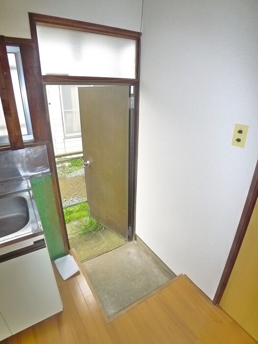 物件内観写真18　(玄関)