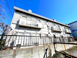 ファミ－ユ  ３外観写真