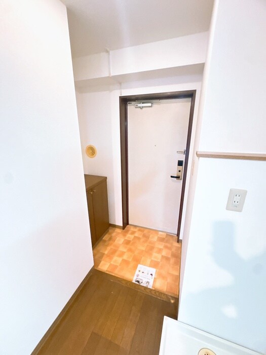 物件内観写真7　(玄関)