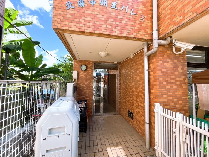 物件外観写真6　(エントランス部分)